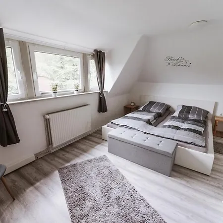 Zwischen Den Feldern