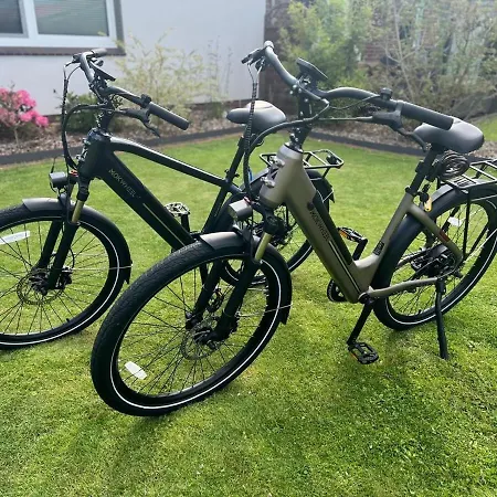 Zwischen Den Feldern *