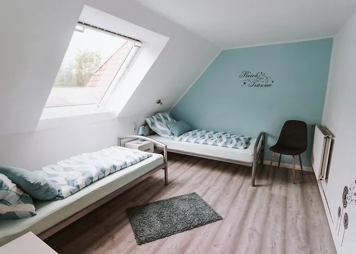 Zwischen Den Feldern *