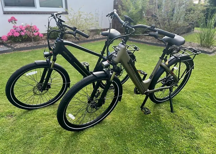 Zwischen Den Feldern *